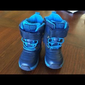 Carter’s baby boy snow boots